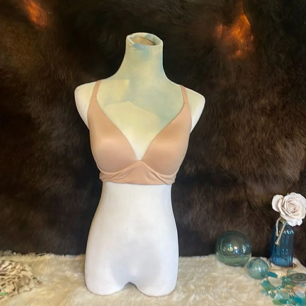 Victoria’s Secret bra 34D (3200)